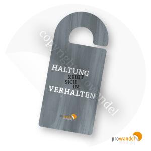 Türanhänger Haltung